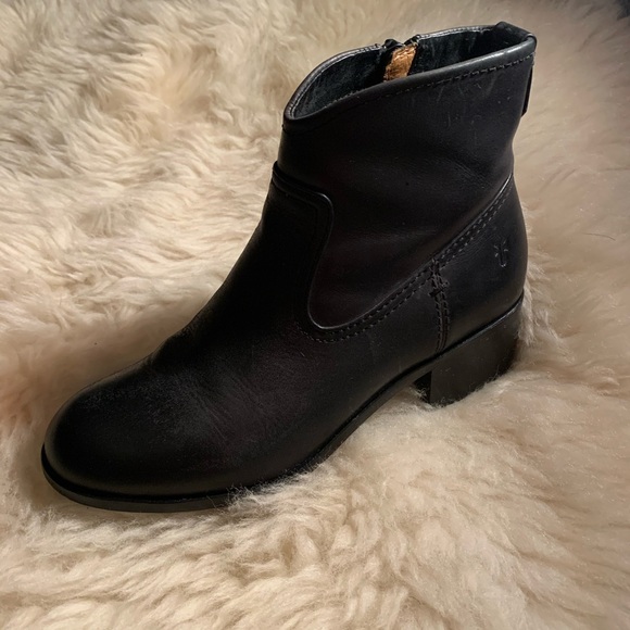 frye claire boot